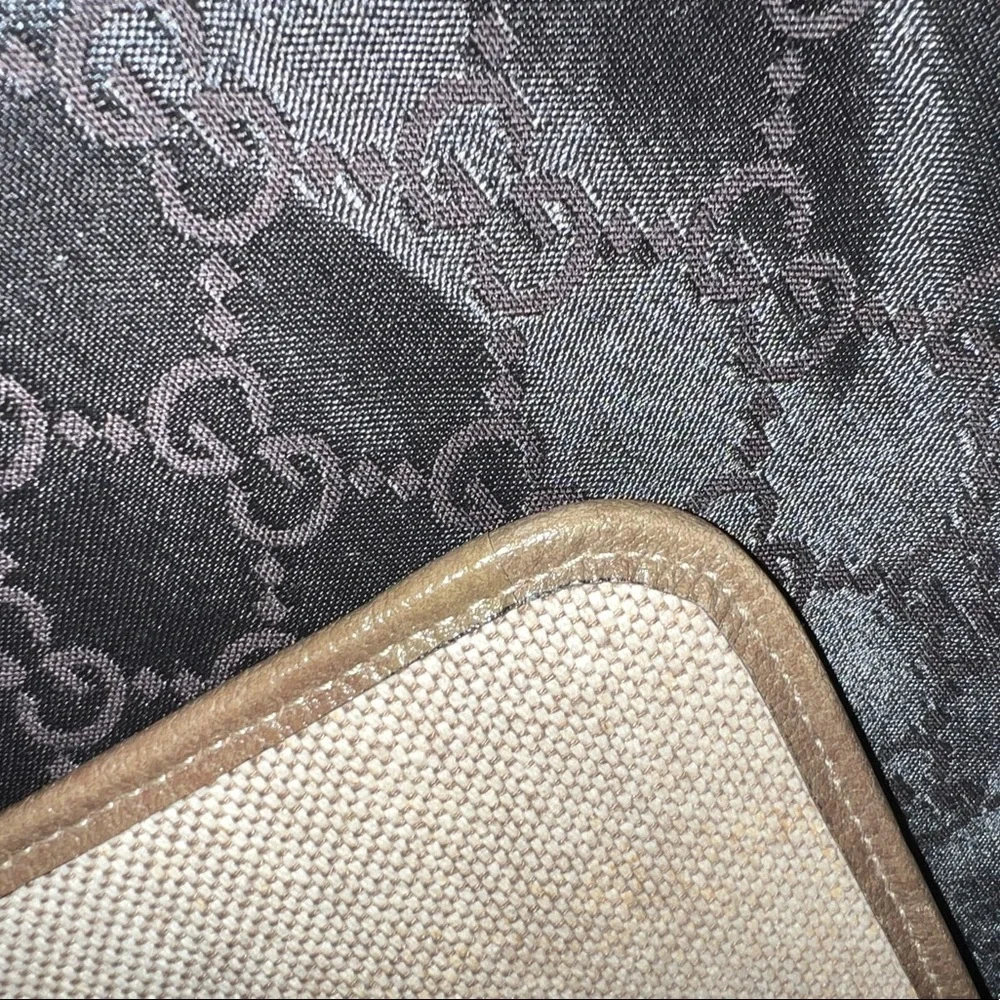 Vintage Gucci Clutch - Picture 5 of 10